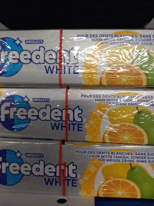 FREEDENT WHITE MENTHE FRUITS  30 PCS